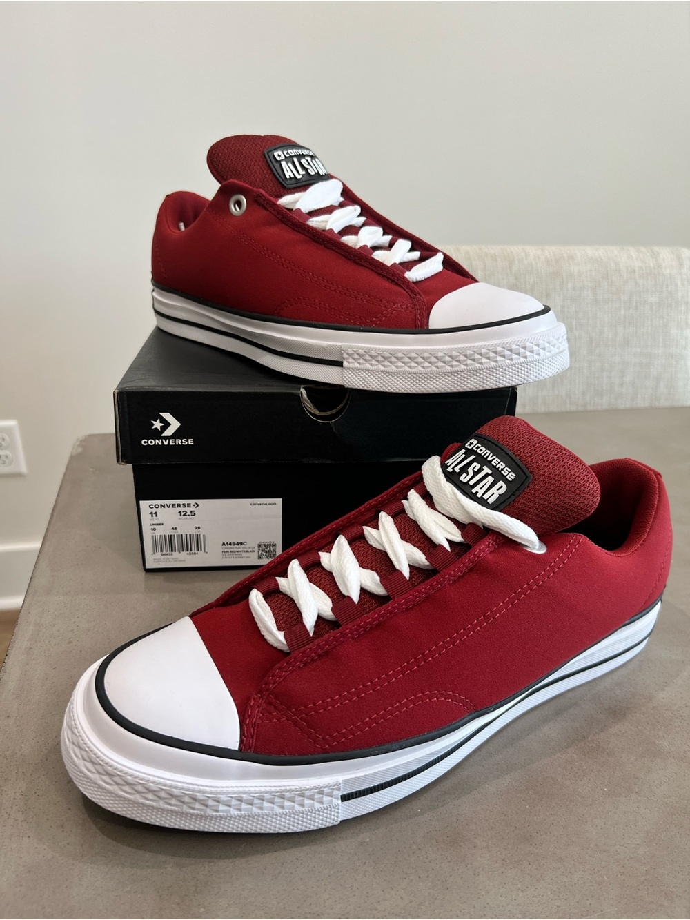 Converse All Star Low Top Puff Taylor Sneakers Mens size 11/Womens size 12.5